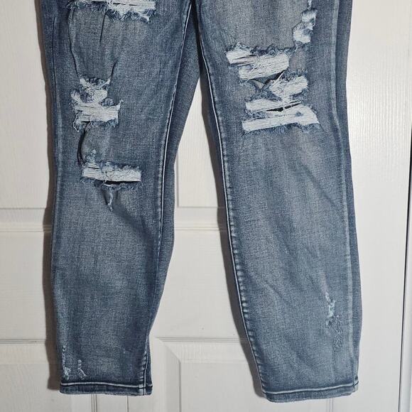 Judy Blue Women's Boyfriend Fit Denim Jeans 11/30 Distressed Blue Casual - Picture 3 of 7